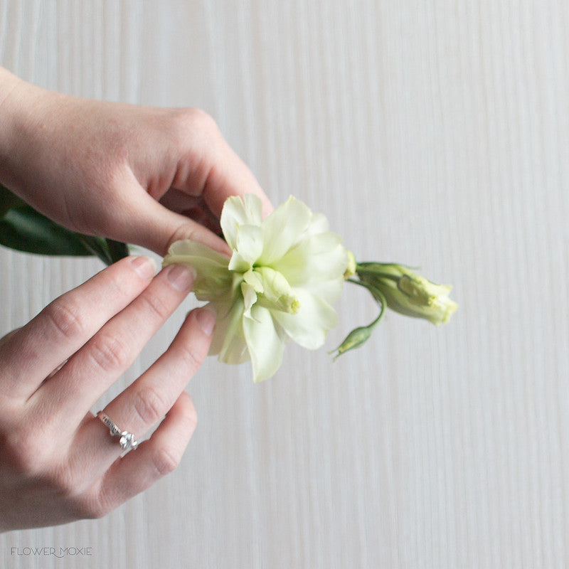 bulk white lisianthus flower